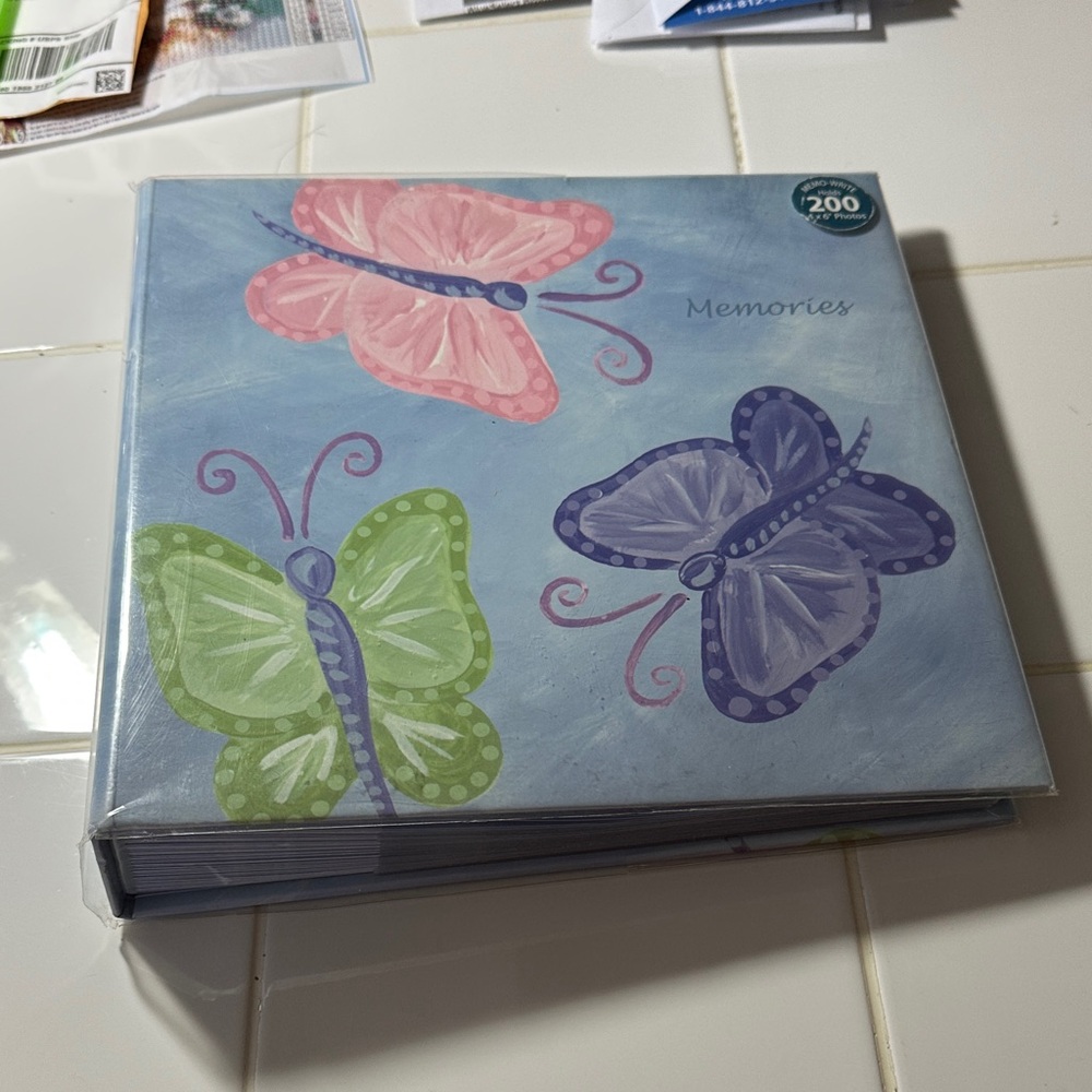 Butterfly  Memo Photo Album for 200 Photos